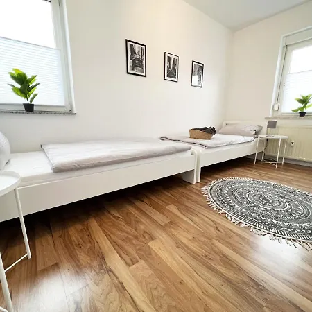 Apartamento Altes Kino Xxl - 10 Gaeste Wifi Netflix Momlingen