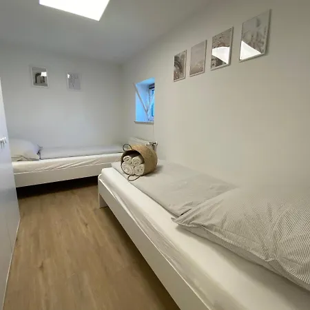 Altes Kino Xxl - 10 Gaeste Wifi Netflix * Momlingen