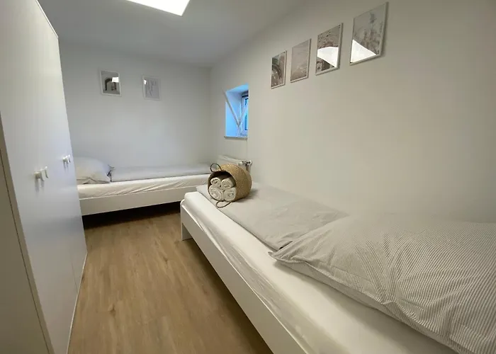 Altes Kino Xxl - 10 Gaeste Wifi Netflix * Momlingen
